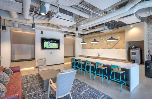 Ballston Apartment | Blueground | Ballston, pool, nr Arlington Park