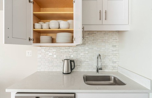 Ballston Apartment | Blueground | Ballston, pool, nr Arlington Park