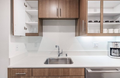 Beverly Grove Apartment | Blueground | Beverly Grove, rooftop, nr Beverly Park