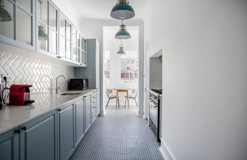 Santo Condestavel Apartment | Blueground | Campo de Ourique, balcony