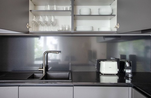 Sao Joao de Deus Apartment | Blueground | Campo Pequeno, modern furnishings