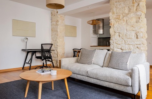 Quartier de la Porte-Saint-Denis Apartment | Blueground | Canal St Martin, washer, nr landmarks