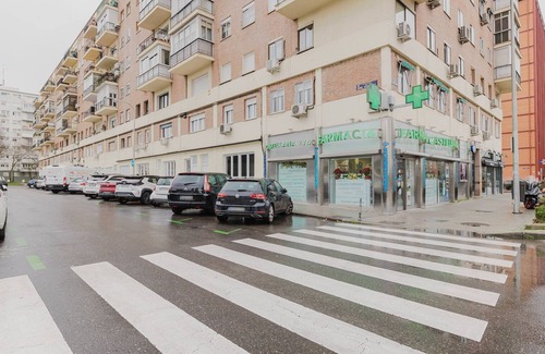 Cotos Apartment | Blueground | Castilla, AC & w/d, nr Retiro