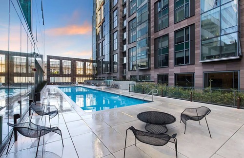 Civic Center Apartment | Blueground | Civic Center, pool, nr Civic Center Plaza