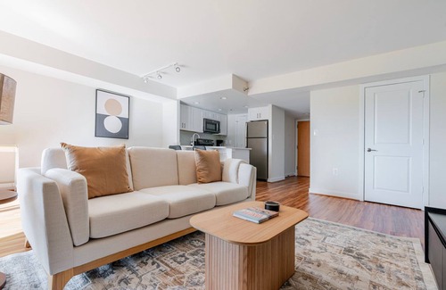 Court House Apartment | Blueground | Clarendon, fitness center, nr Arlington Cemetery