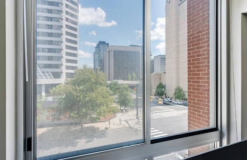 Crystal City Apartment | Blueground | Crystal City, rooftop, nr Pentagon