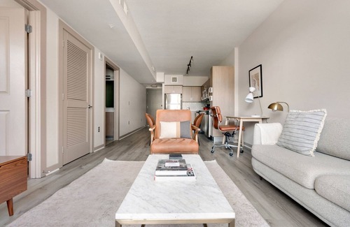 Crystal City Apartment | Blueground | Crystal City, rooftop, nr Potomac River