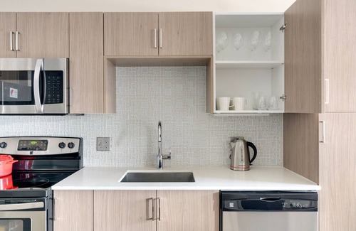 Crystal City Apartment | Blueground | Crystal City, rooftop, nr Potomac River