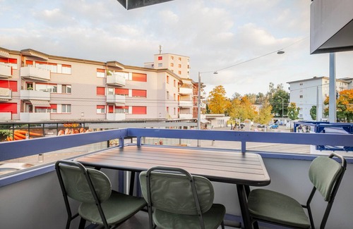 Dietikon District Apartment | Blueground | Dietikon, balcony, nr Lindenplatz