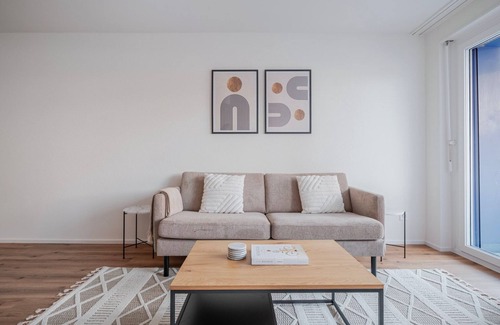 Dietikon District Apartment | Blueground | Dietikon, balcony, nr Lindenplatz