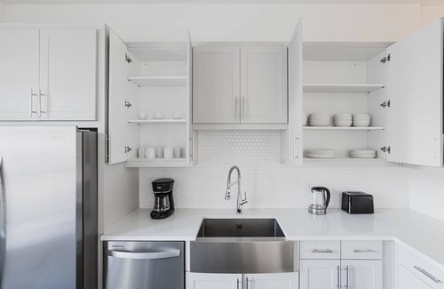 Highland Apartment | Blueground | Domain, BBQ, Pool, Gym, Walk to Q2