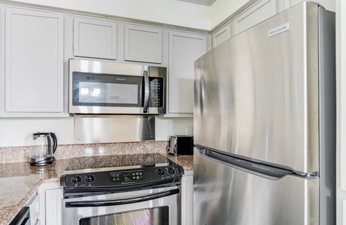 Waller Creek District Apartment | Blueground | Downtown Austin, pool, nr Congress