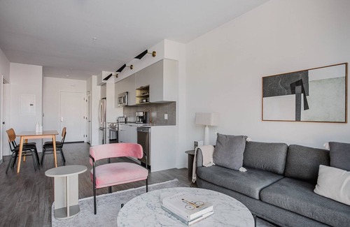 Sawtelle Apartment | Blueground | Downtown, AC & w/d, nr Metro