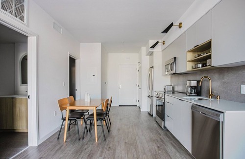 Sawtelle Apartment | Blueground | Downtown, AC & w/d, nr Metro
