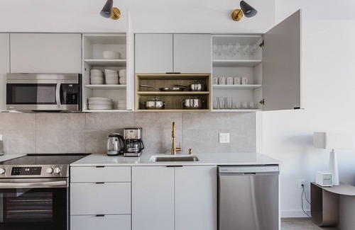 Sawtelle Apartment | Blueground | Downtown, AC & w/d, nr Metro