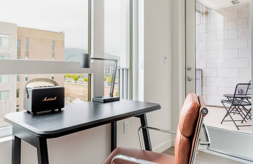 Fremont Apartment | Blueground | East Industrial, pool & AC, nr park