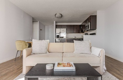 Rush and Division Apartment | Blueground | Gold Coast, AC, nr Hancock Center