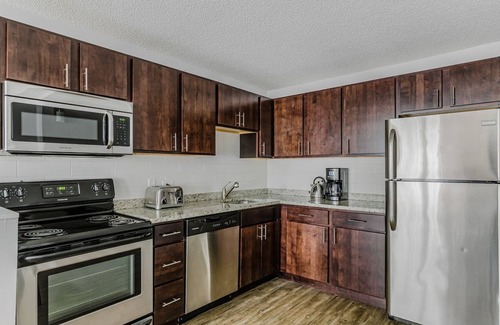 Rush and Division Apartment | Blueground | Gold Coast, AC, nr Hancock Center