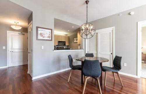Downtown San Francisco Apartment | Blueground Hayes Valley balcony gym nr dining SFO-1679