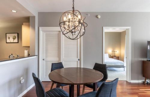Downtown San Francisco Apartment | Blueground Hayes Valley balcony gym nr dining SFO-1679