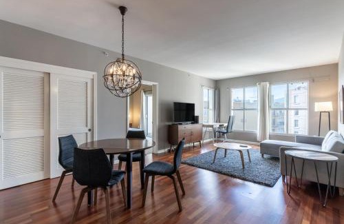 Downtown San Francisco Apartment | Blueground Hayes Valley balcony gym nr dining SFO-1679