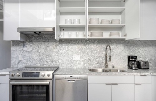 Historic Core Apartment | Blueground | Historic Core, pool, nr The Bradbury Building