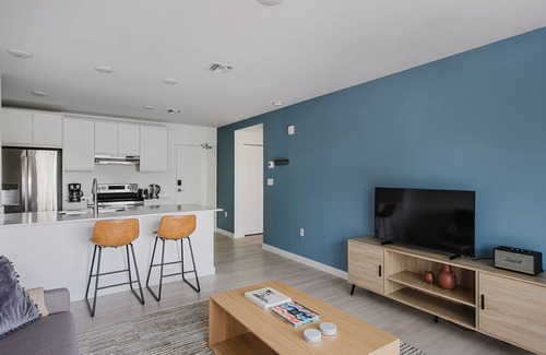 Little Ranches Apartment | Blueground | Hollywood, pool & w/d, nr beach