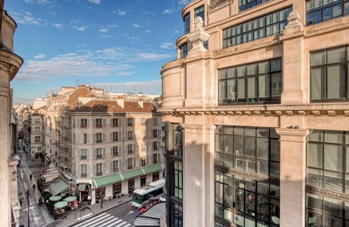 Les Iles Apartment | Blueground | Hotel de Ville, close to mall & Seine