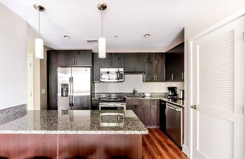 Reston Apartment | Blueground | Hunter Mill District, pool, nr Lake Anne