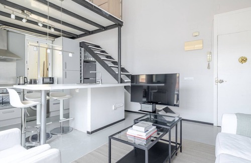 Barrio de La Latina Apartment | Blueground | La Latina, AC & w/d, nr Retiro