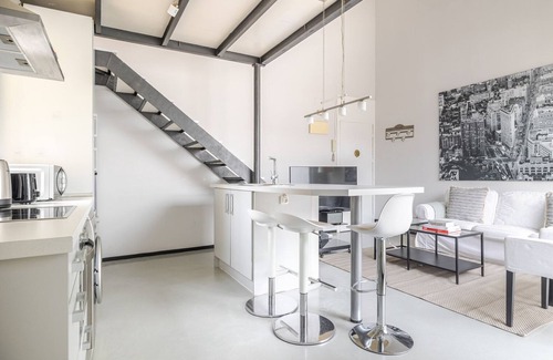Barrio de La Latina Apartment | Blueground | La Latina, AC & w/d, nr Retiro