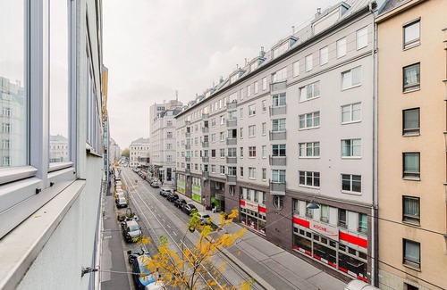 Josefstadt Apartment | Blueground | Landstraße, w/d, fully furnished