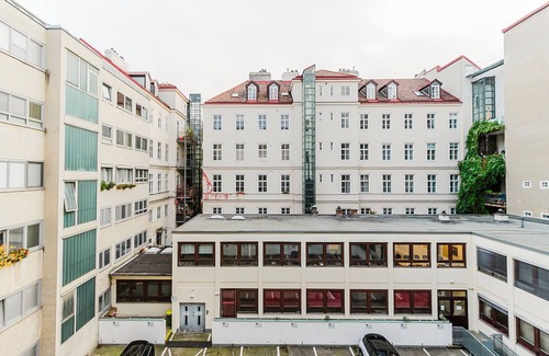 Josefstadt Apartment | Blueground | Landstraße, w/d, fully furnished