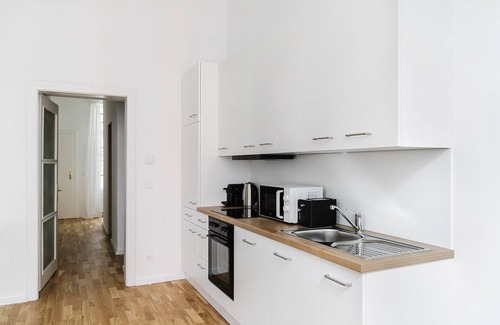 Erdberg Apartment | Blueground | Landstraße, w/d, fully furnished