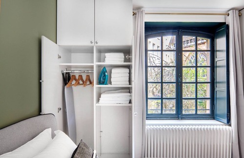 Notre Dame Apartment | Blueground | Le Marais, nr City Hall & the Seine
