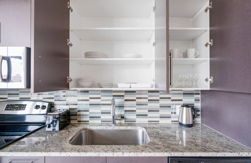 Clarendon Apartment | Blueground | Lyon Village, pool, nr Arlington Park