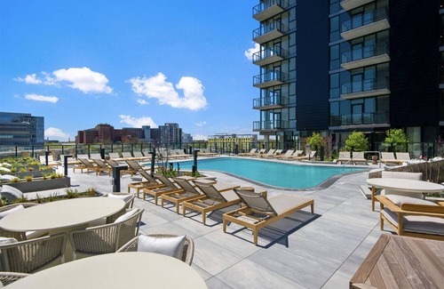 Illinois Medical District Apartment | Blueground | Medical District 3bd apartment