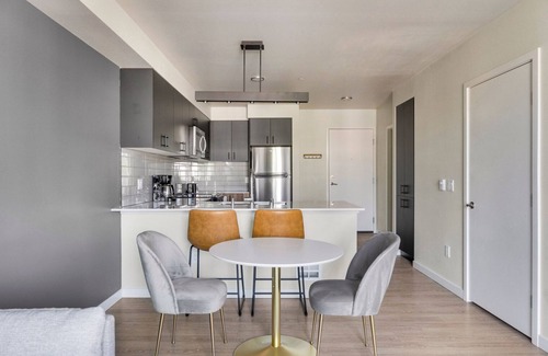 Meridian Park Apartment | Blueground | Meridian Park, balcony, nr Shoreline Park