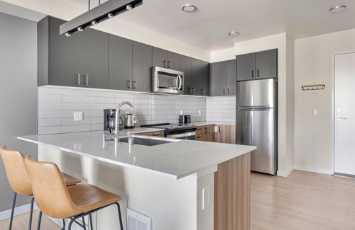 Meridian Park Apartment | Blueground | Meridian Park, balcony, nr Shoreline Park