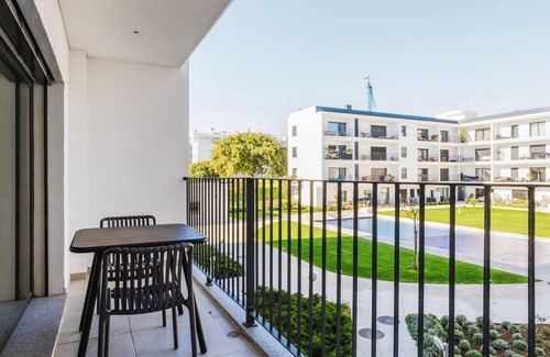 Carcavelos Apartment | Blueground | Oeiras, AC & w/d, nr Palácio
