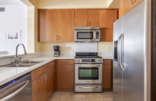 Playa Vista Apartment | Blueground | Playa Vista, pool & AC, nr beach