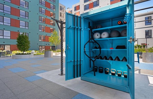 Revere Apartment | Blueground | Revere, pool, nr Revere Beach