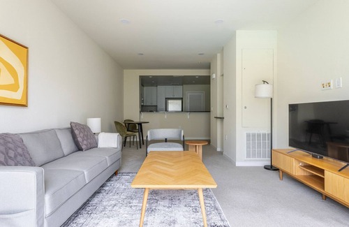 Santa Clara Apartment | Blueground | Rivermark, pool, nr Central Park
