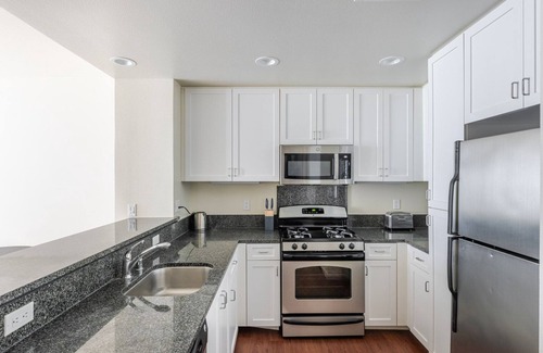 Santa Clara Apartment | Blueground | Rivermark, pool, nr Central Park