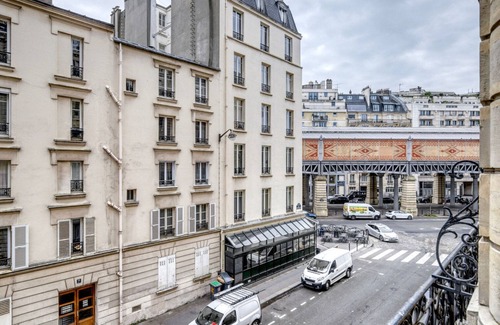 Quartier de l'Ecole-Militaire Apartment | Blueground | Sèvres-Lecourbe, furnished, intercom