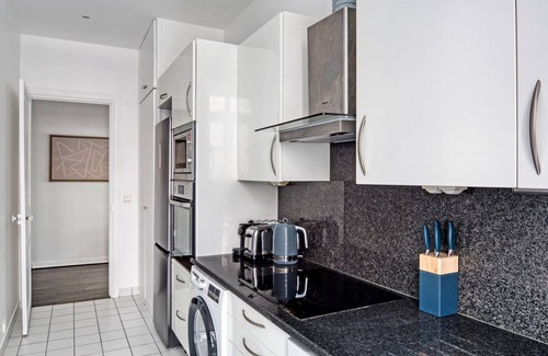 Quartier de Rochechouart Apartment | Blueground | Saint Georges, great view, furnished