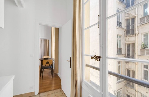 6th Arrondissement Apartment | Blueground | Saint Germain des Prés, furnished
