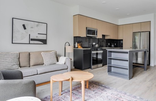 Newhall Apartment | Blueground | Santa Clara, pool, nr Central Park