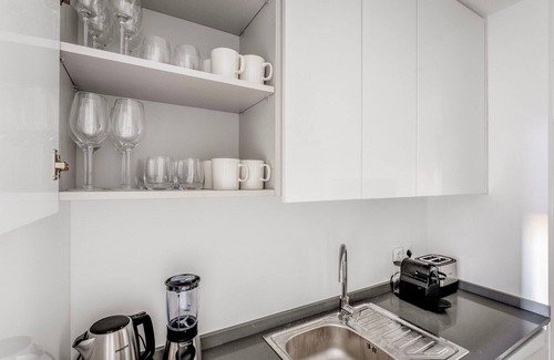 Sao Jose Apartment | Blueground | Santo António, fully furnished