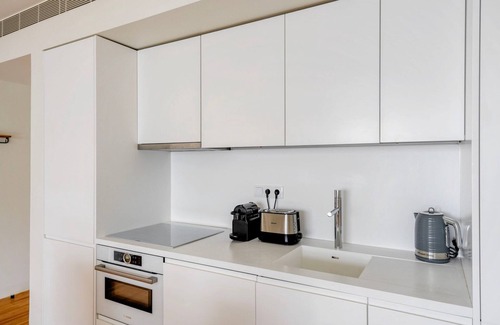 Santo Antonio Apartment | Blueground | Santo António, pool & garden